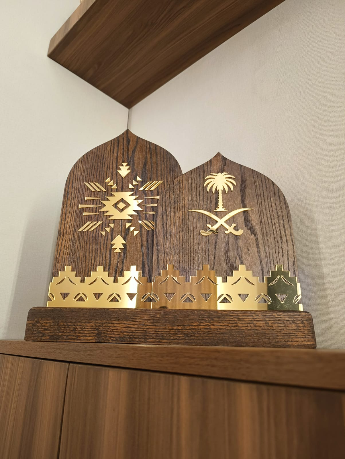 ديكور منزلي فاخر بهوية المملكة